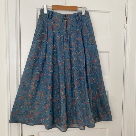 Vintage Dresses & Skirts - Vintage Liz Claiborne denim chambray floral boho western skirt